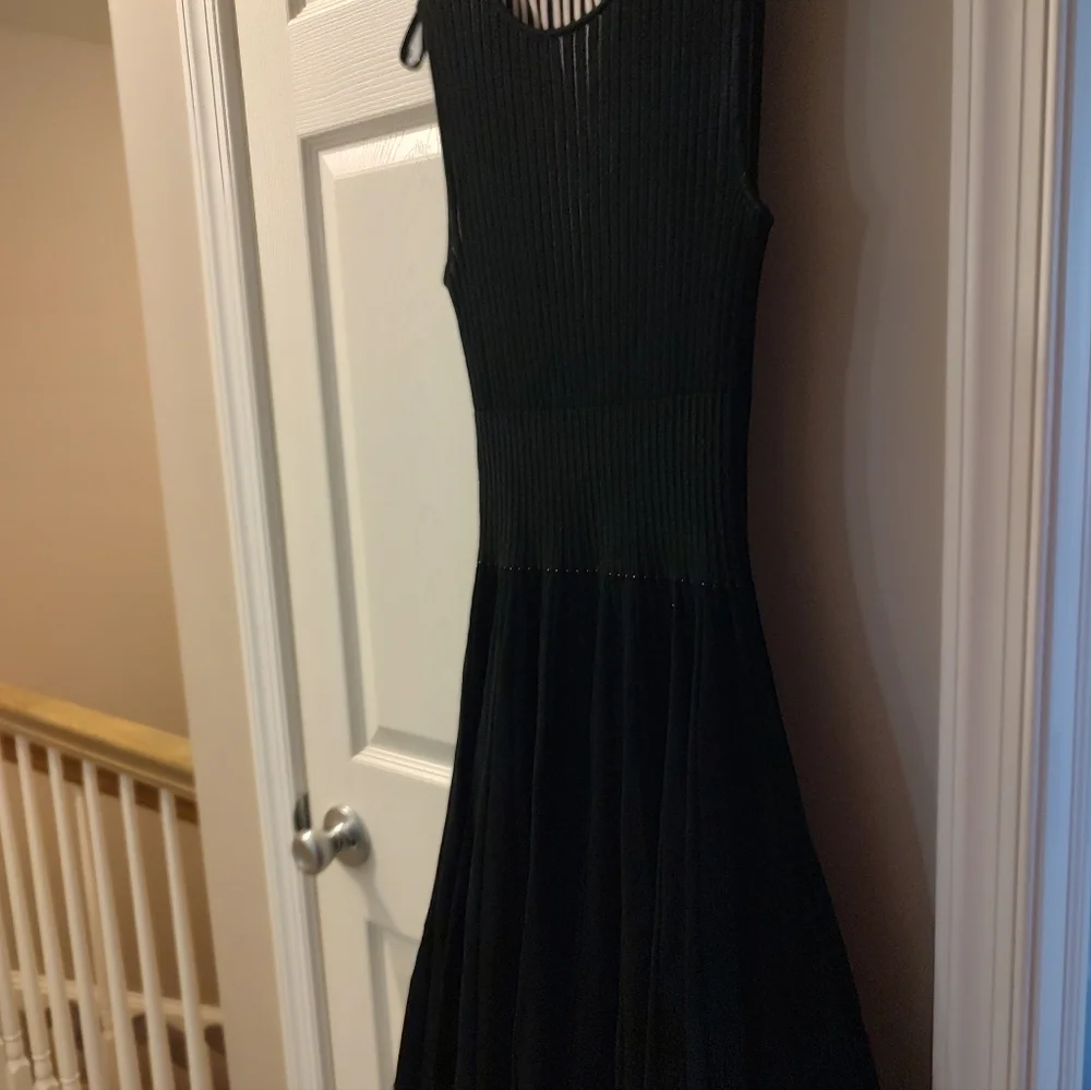 Antonino Valenti Elegant Black Sleeveless Dress - Picture 3 of 6